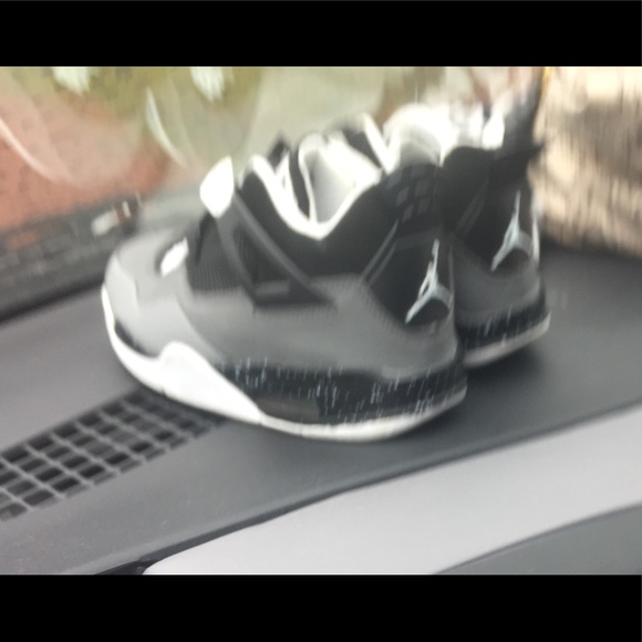 Items - Picture 2 of 8